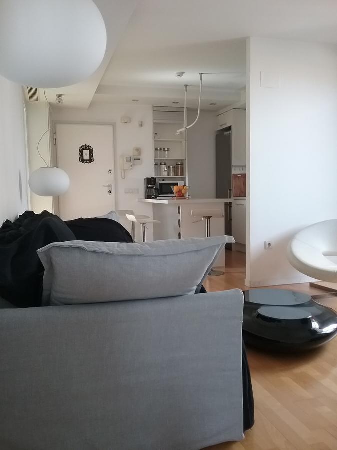 Lovely 2 Bedroom Terrace Wifi Parking Ac Heating Attic Valencia Exterior foto