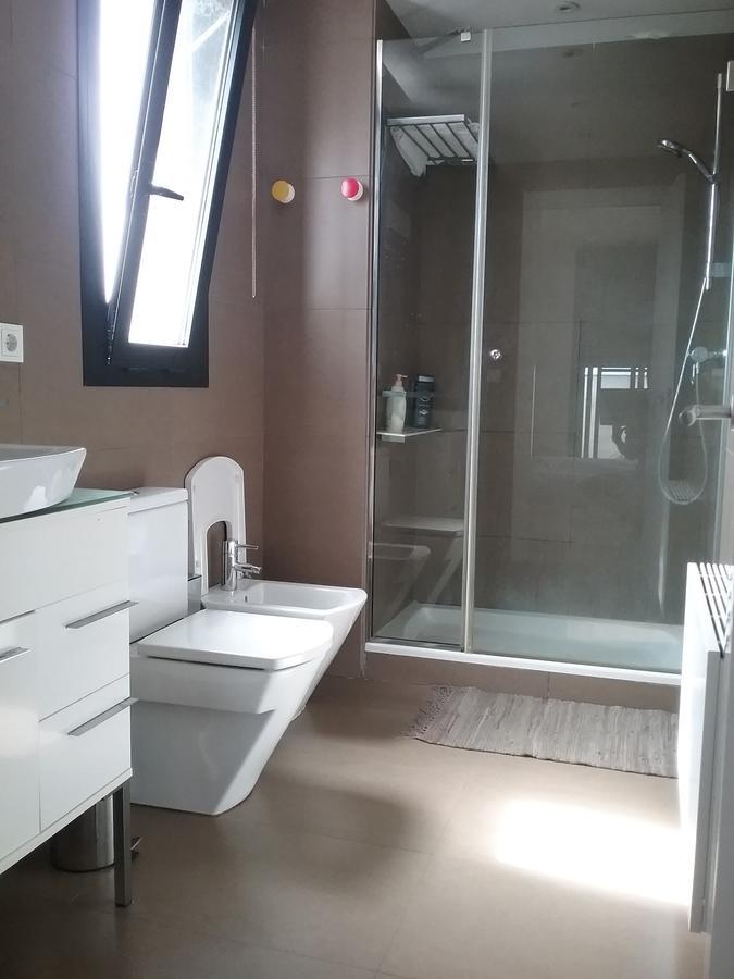 Lovely 2 Bedroom Terrace Wifi Parking Ac Heating Attic Valencia Exterior foto