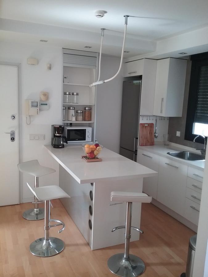 Lovely 2 Bedroom Terrace Wifi Parking Ac Heating Attic Valencia Exterior foto