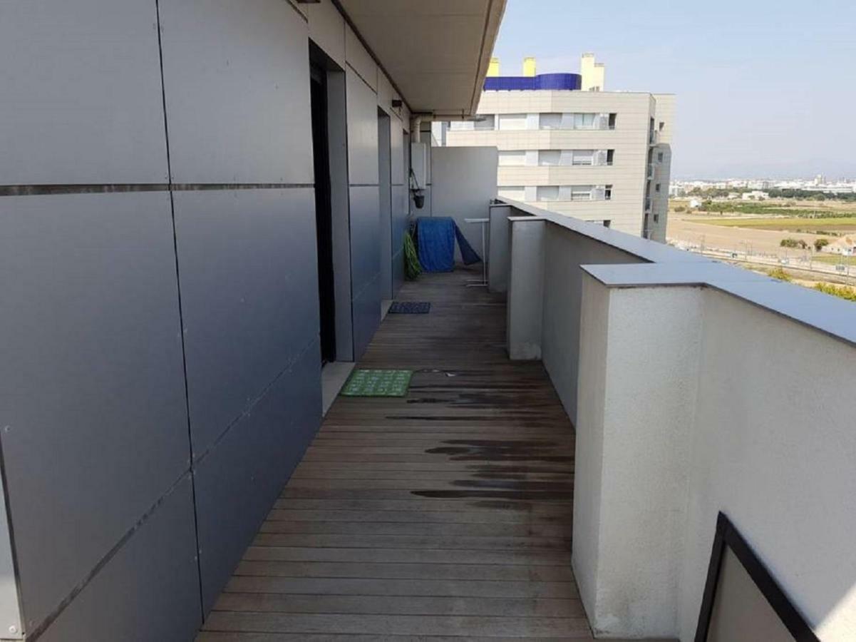 Lovely 2 Bedroom Terrace Wifi Parking Ac Heating Attic Valencia Exterior foto